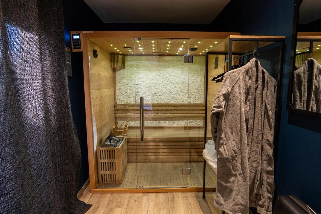 Capsule Temps Suspendu - Balneo, Home Cinema & Billard Valenciennes Bagian luar foto