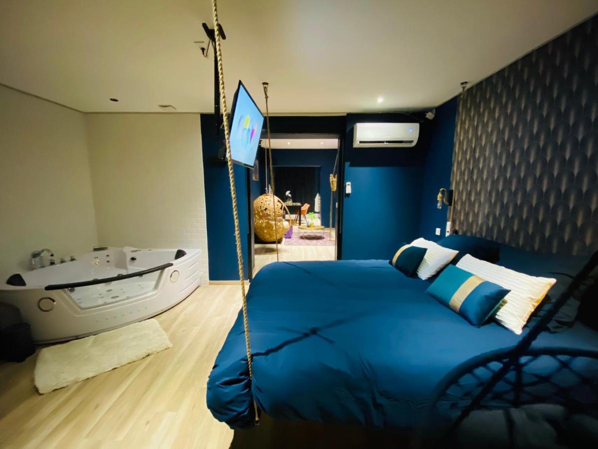 Capsule Temps Suspendu - Balneo, Home Cinema & Billard Valenciennes Bagian luar foto